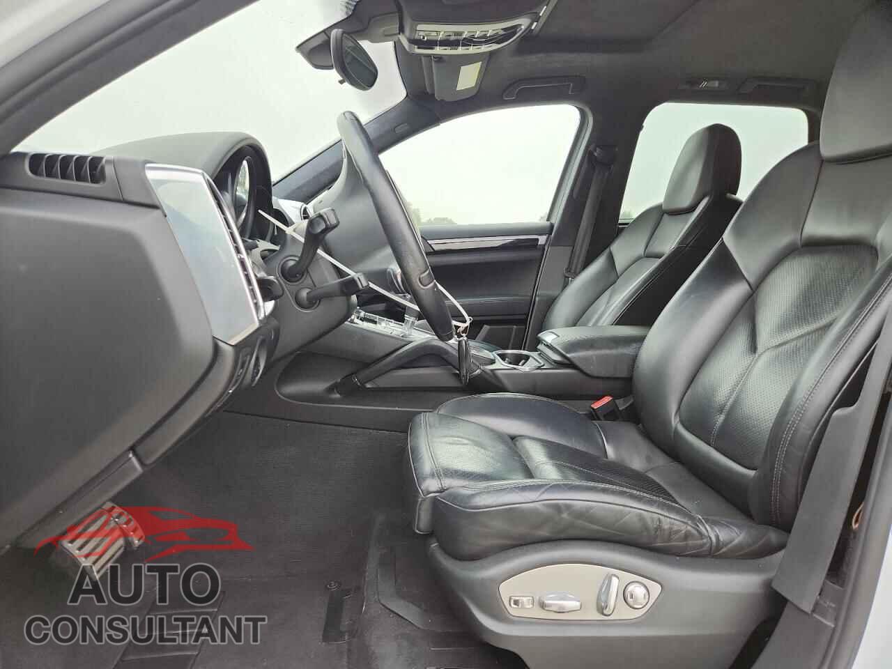 PORSCHE CAYENNE 2013 - WP1AD2A25DLA70844