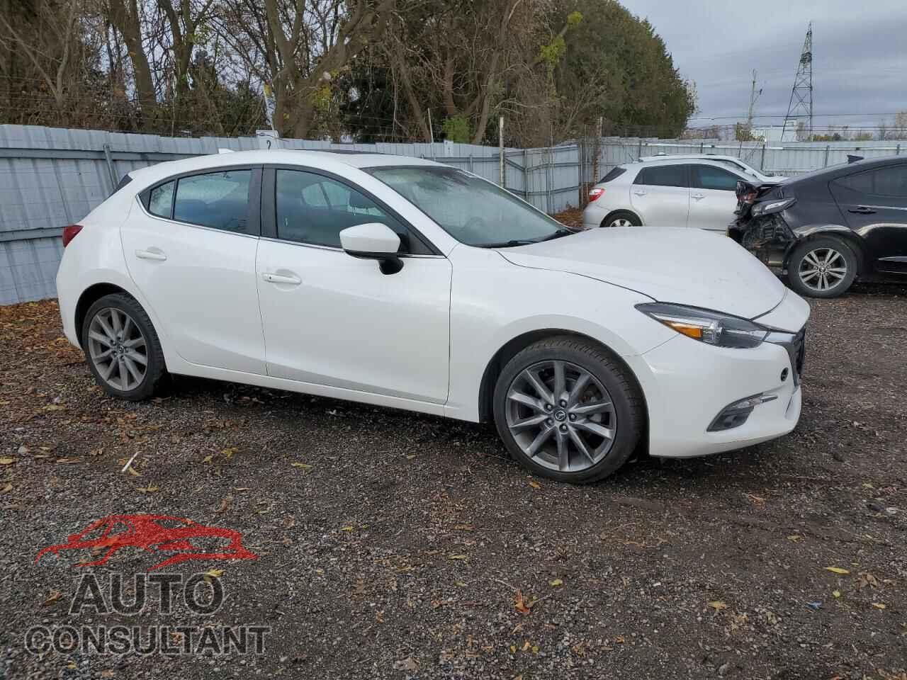 MAZDA 3 2018 - 3MZBN1M33JM262076