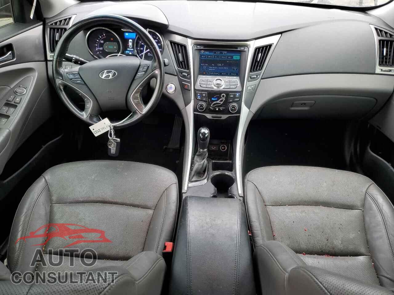 HYUNDAI SONATA 2013 - KMHEC4A43DA083294