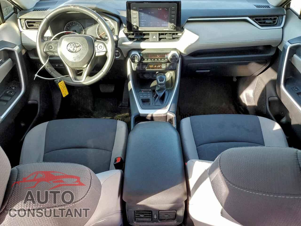 TOYOTA RAV4 2020 - JTMP1RFV6LD064530