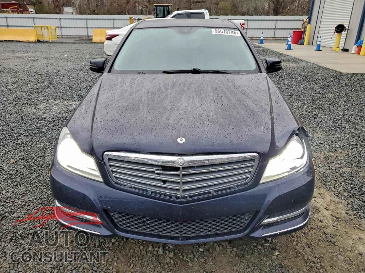 MERCEDES-BENZ C-CLASS 2013 - WDDGF8AB7DR253173