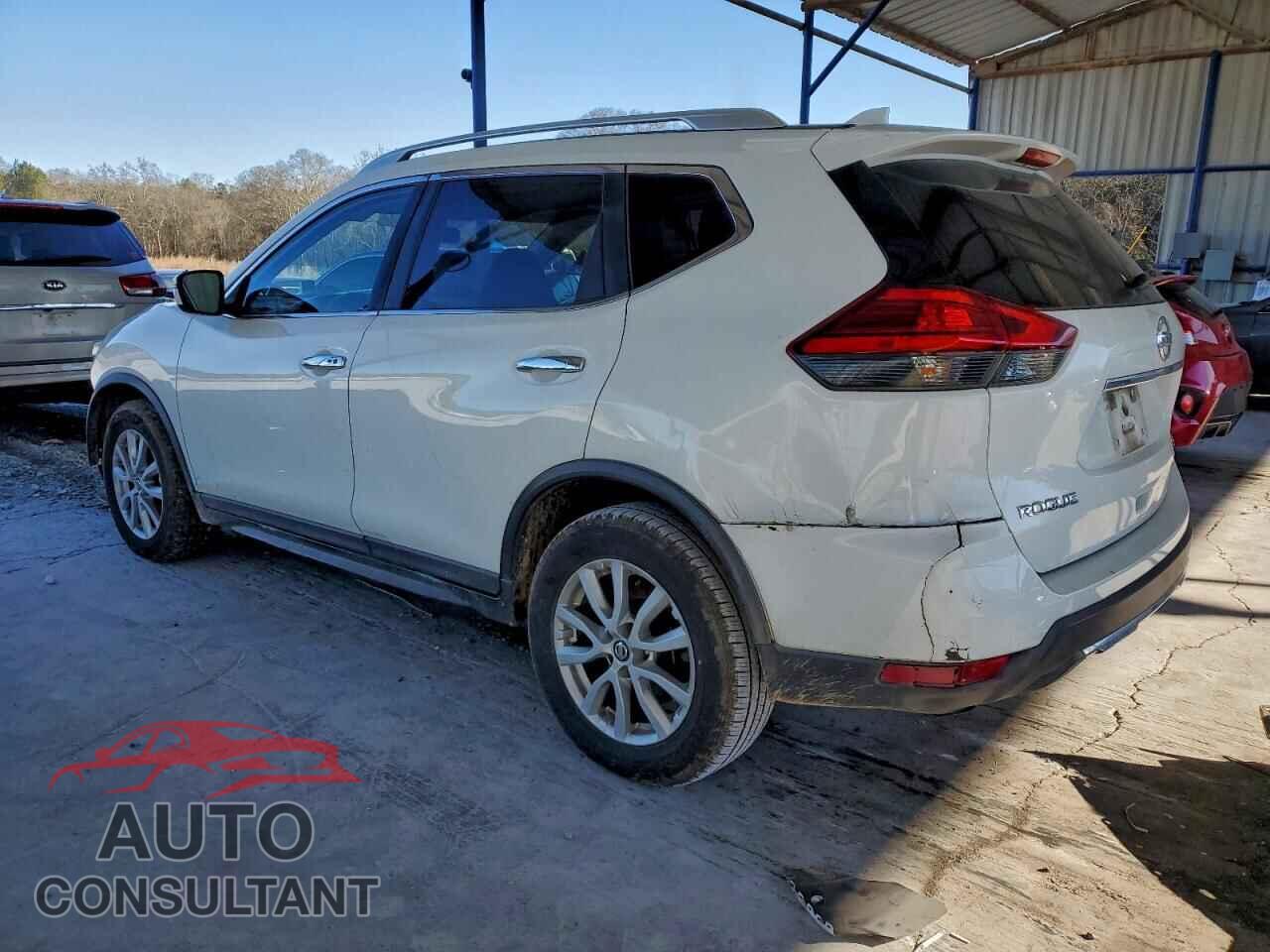 NISSAN ROGUE 2017 - KNMAT2MT3HP548024