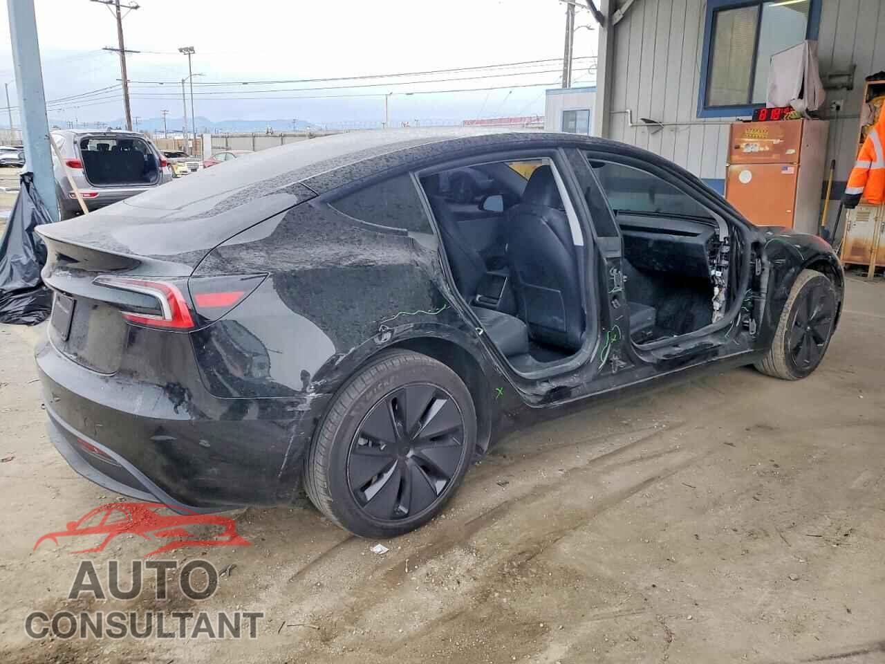 TESLA MODEL 3 2025 - 5YJ3E1EA8SF894680