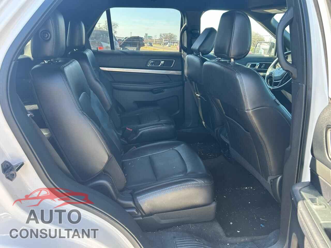 FORD EXPLORER 2018 - 1FM5K7D81JGB99377