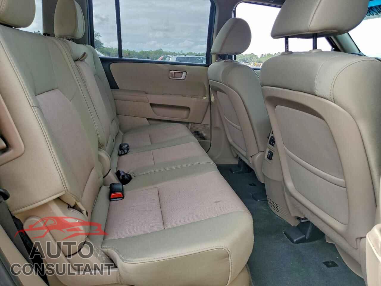 HONDA PILOT 2015 - 5FNYF3H42FB033182