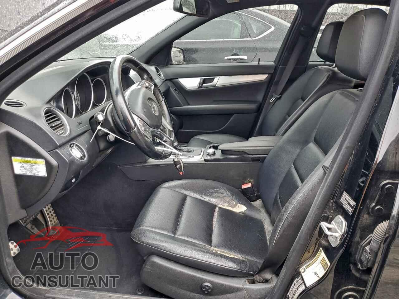 MERCEDES-BENZ C-CLASS 2013 - WDDGF4HB1DA786357