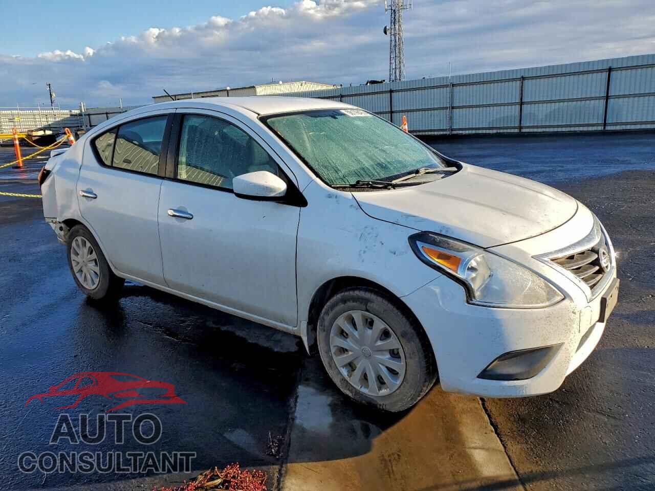 NISSAN VERSA 2017 - 3N1CN7AP3HL832341
