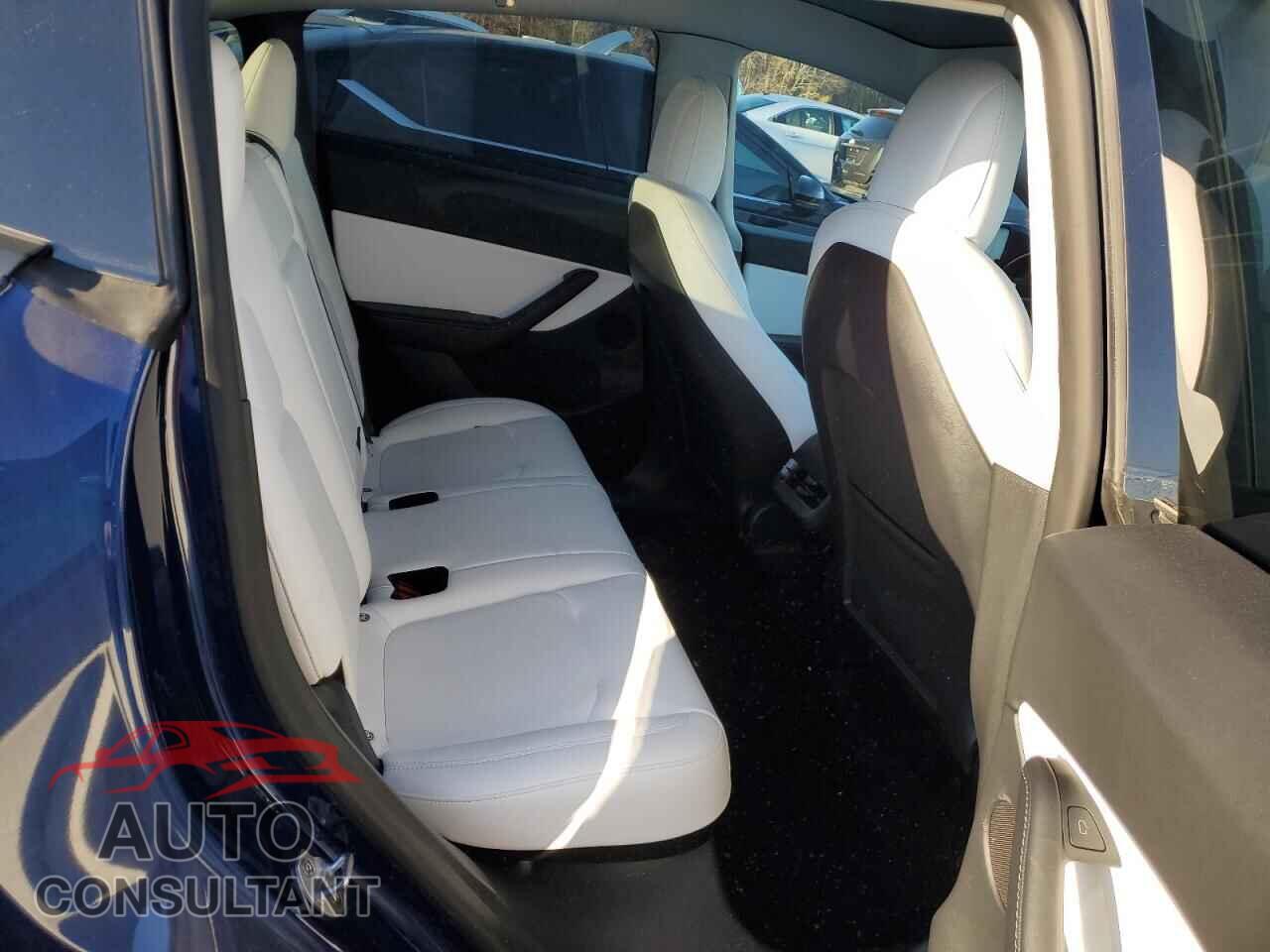 TESLA MODEL Y 2022 - 7SAYGDEE9NF417543