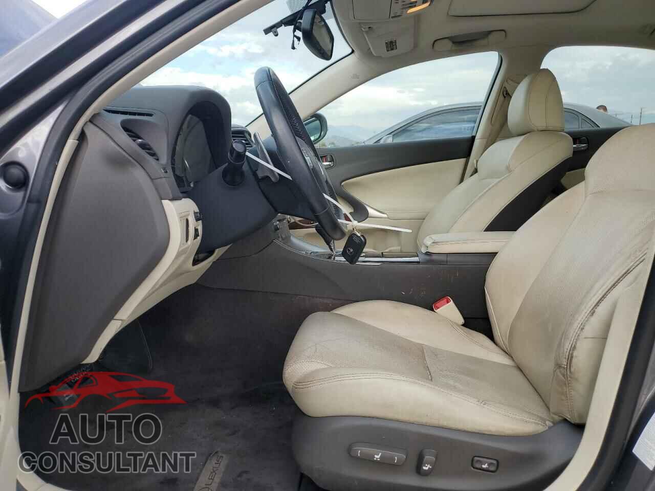 LEXUS IS 2012 - JTHBF5C28C2103126