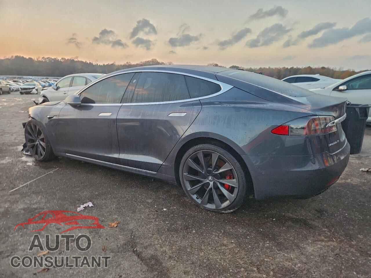 TESLA MODEL S 2018 - 5YJSA1E47JF284172