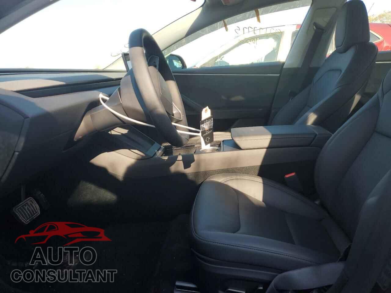 TESLA MODEL 3 2025 - 5YJ3E1EB5SF068815