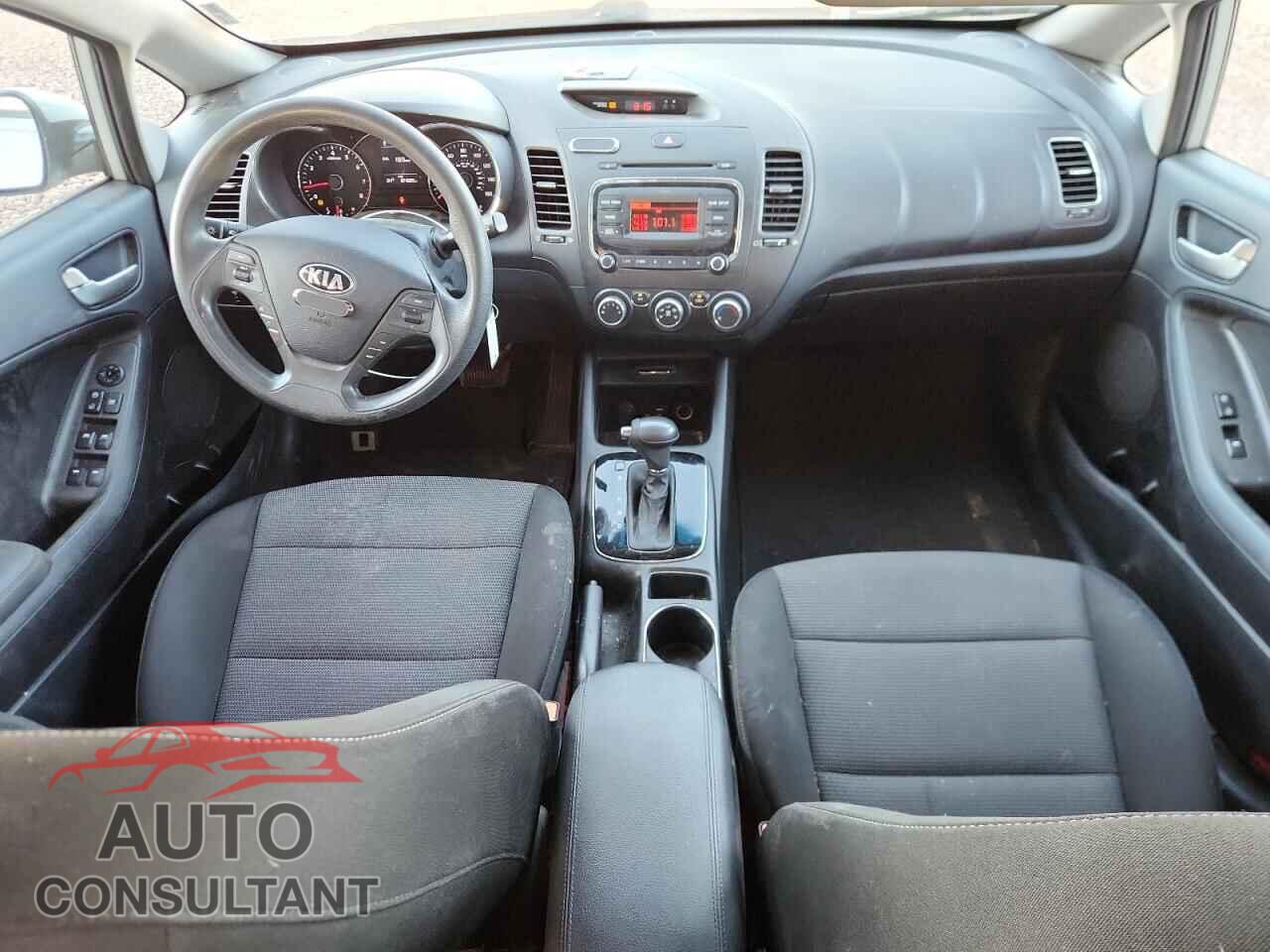 KIA FORTE 2017 - KNAFK5A85H5676042