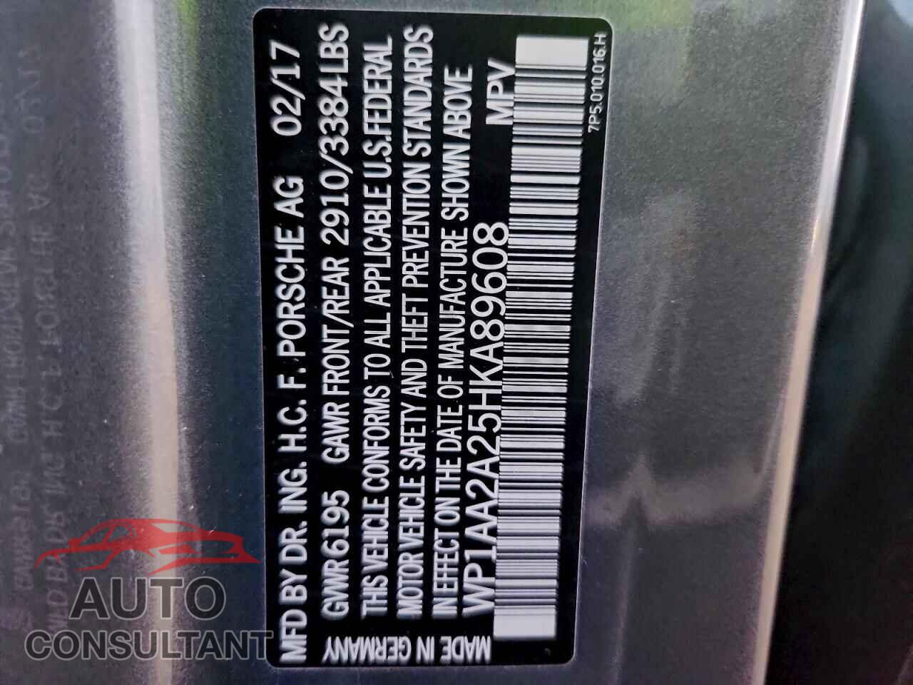 PORSCHE CAYENNE 2017 - WP1AA2A25HKA89608