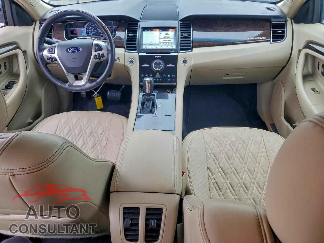 FORD TAURUS 2018 - 1FAHP2F8XJG106235