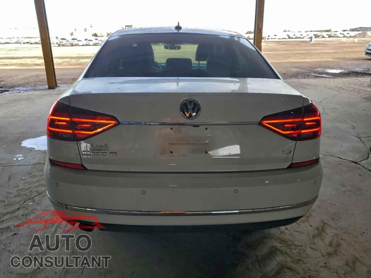 VOLKSWAGEN PASSAT 2017 - 1VWGT7A35HC061908
