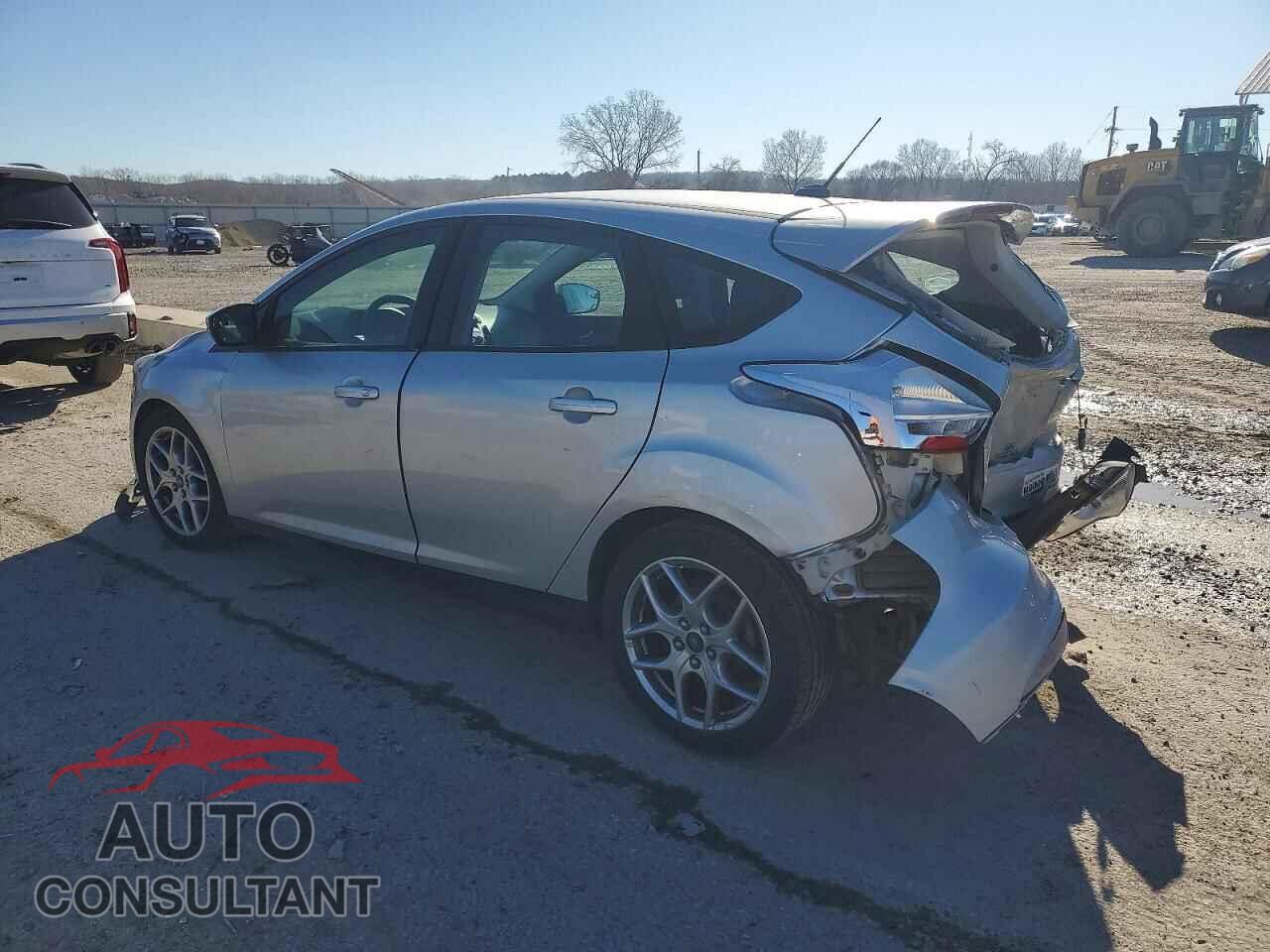 FORD FOCUS 2015 - 1FADP3K2XFL326530