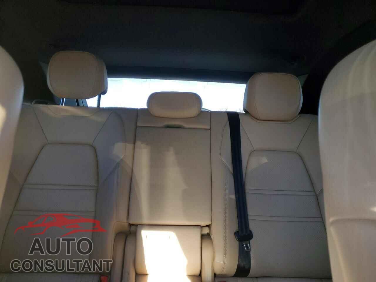 PORSCHE CAYENNE 2019 - WP1AA2AYXKDA18632