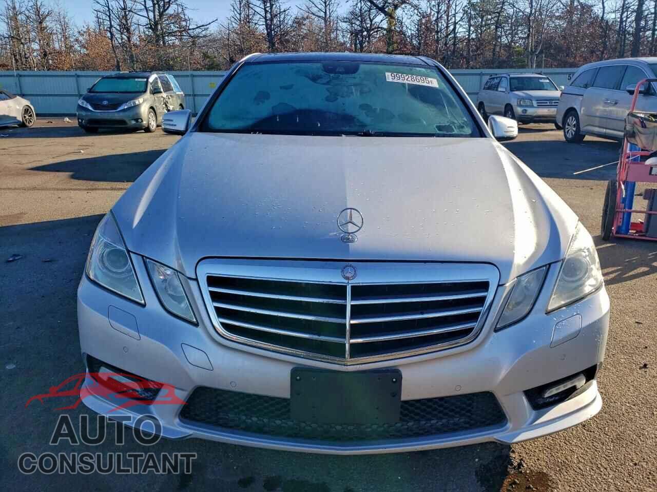 MERCEDES-BENZ E-CLASS 2011 - WDDHF8HB4BA428601