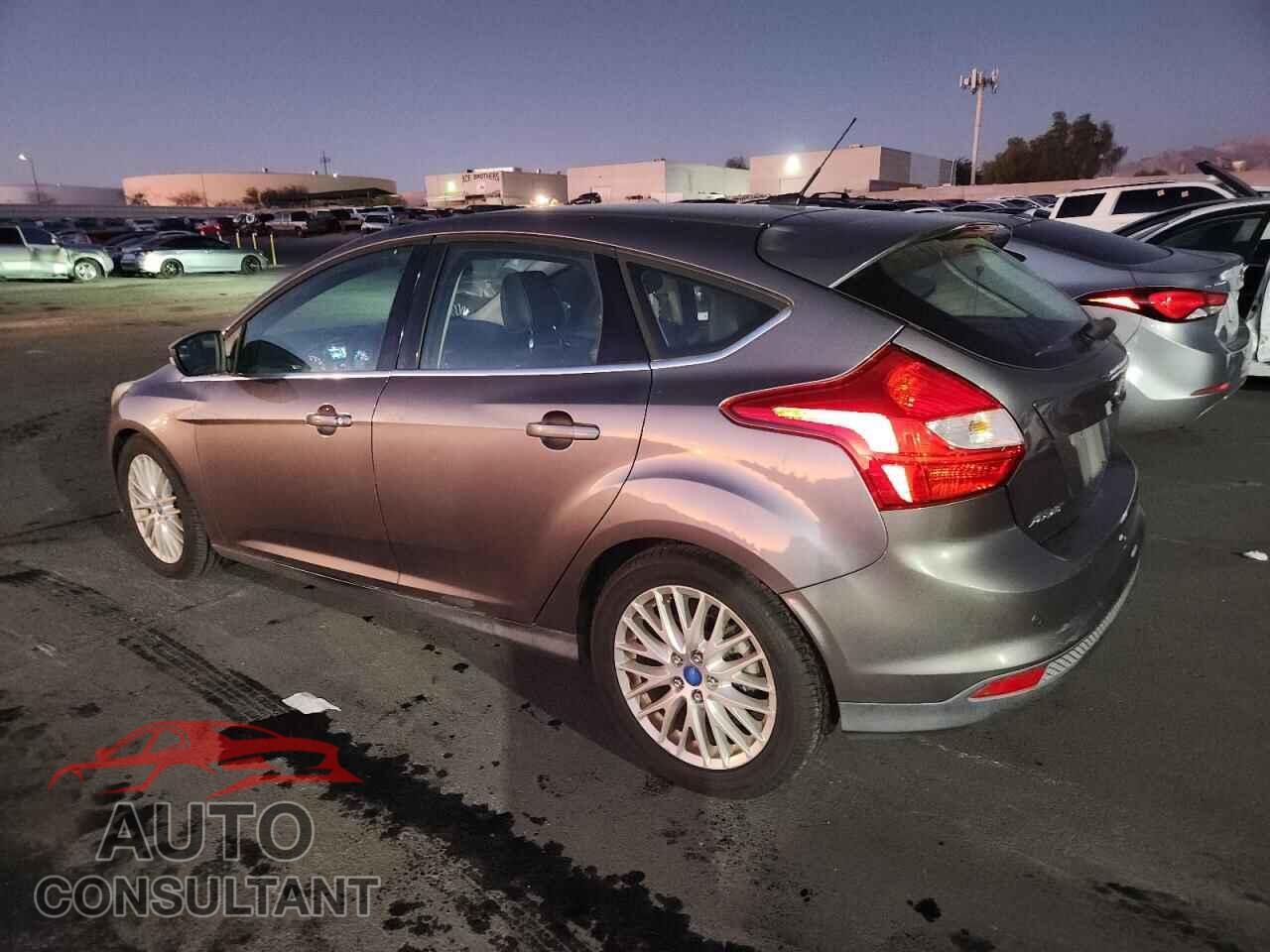 FORD FOCUS 2012 - 1FAHP3M28CL181143