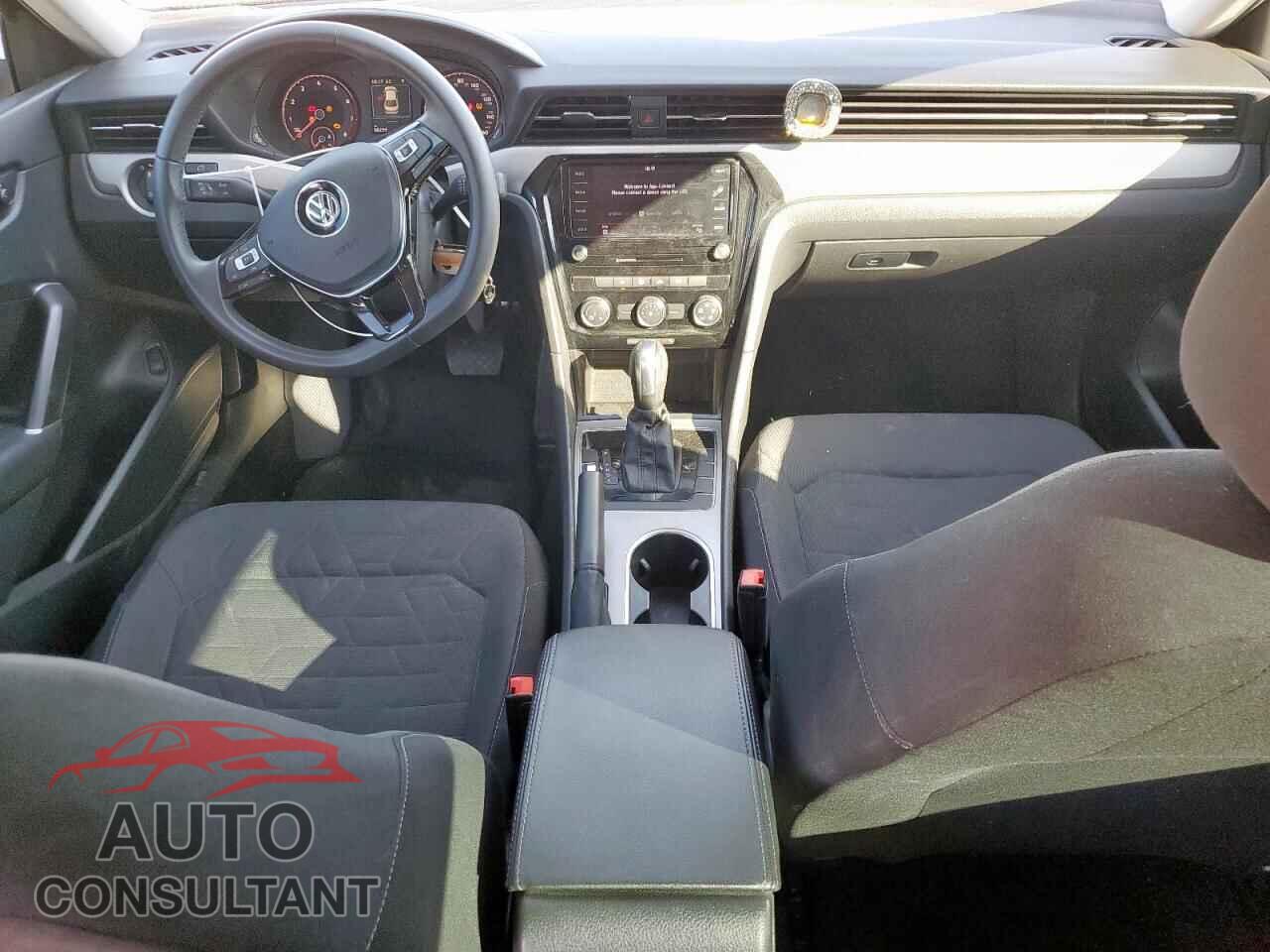 VOLKSWAGEN PASSAT 2021 - 1VWAA7A39MC018677