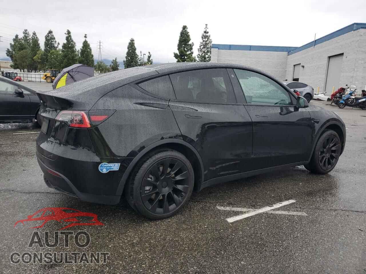 TESLA MODEL Y 2021 - 5YJYGDED8MF125918