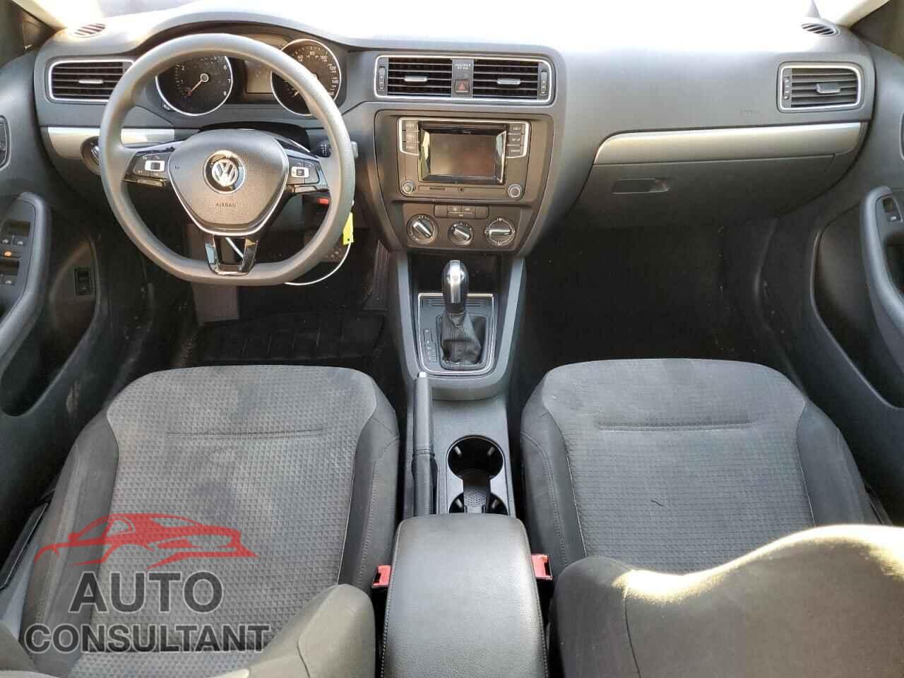 VOLKSWAGEN JETTA 2017 - 3VW2B7AJ2HM319392