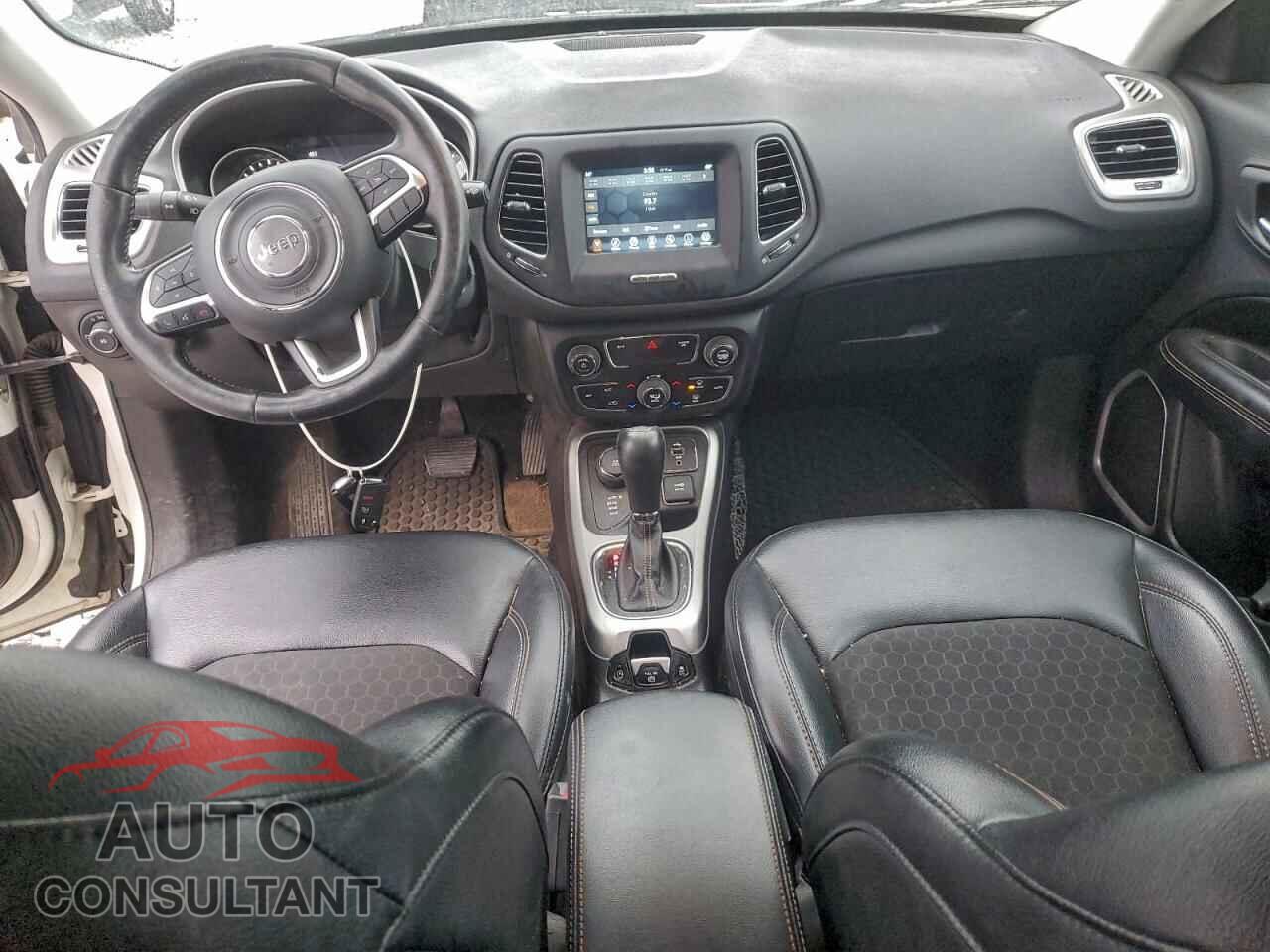 JEEP COMPASS 2018 - 3C4NJDBB9JT418618