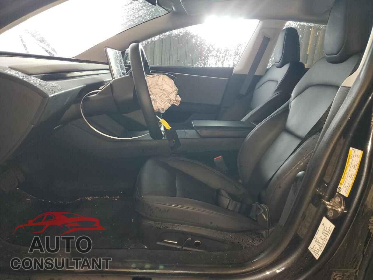 TESLA MODEL 3 2024 - 5YJ3E1EA7RF757689