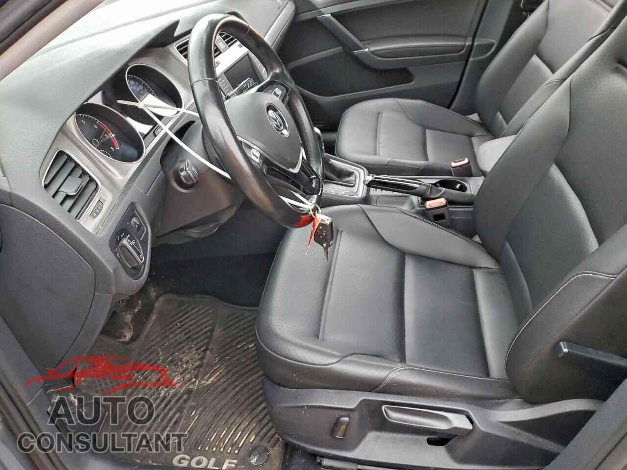VOLKSWAGEN GOLF 2017 - 3VWC17AU9HM502693
