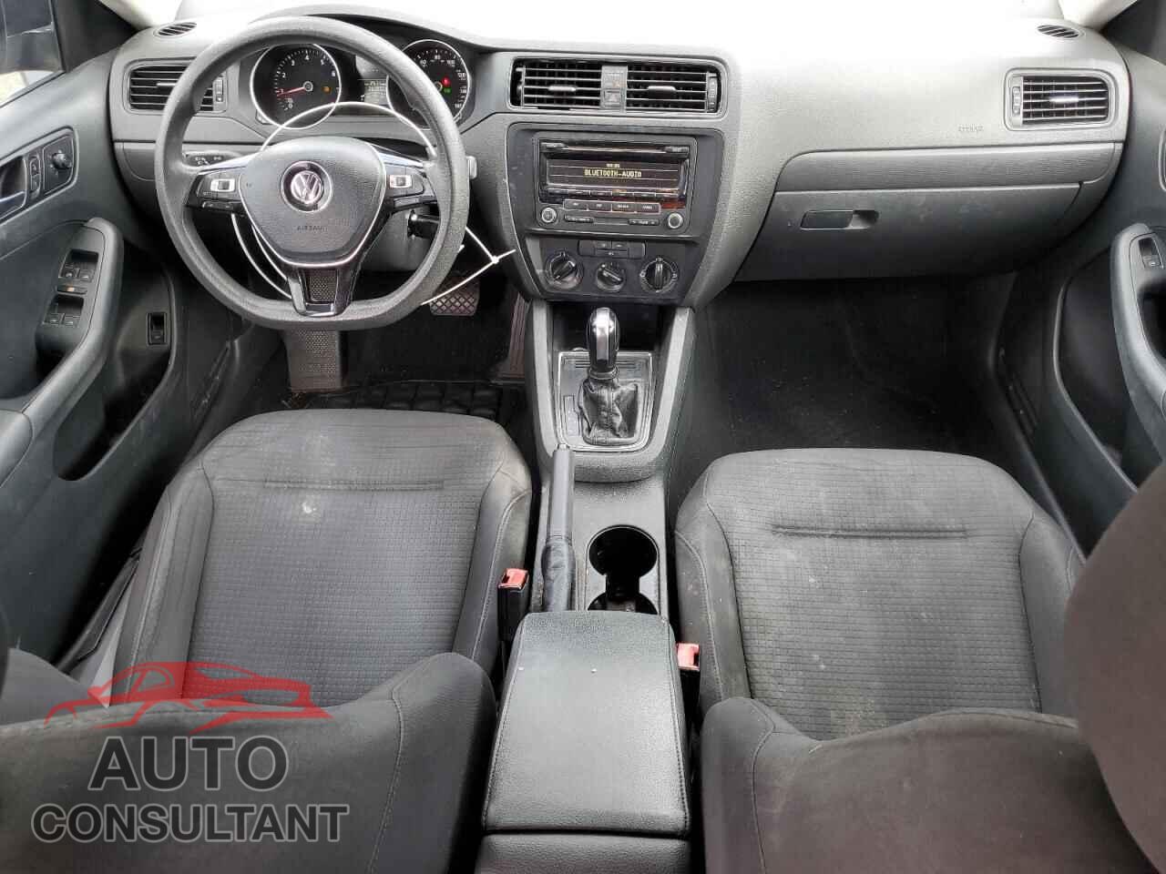 VOLKSWAGEN JETTA 2015 - 3VW2K7AJ6FM330683