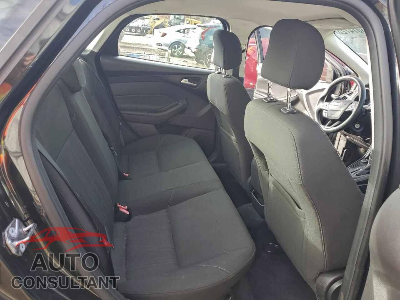 FORD FOCUS 2015 - 1FADP3F23FL217420