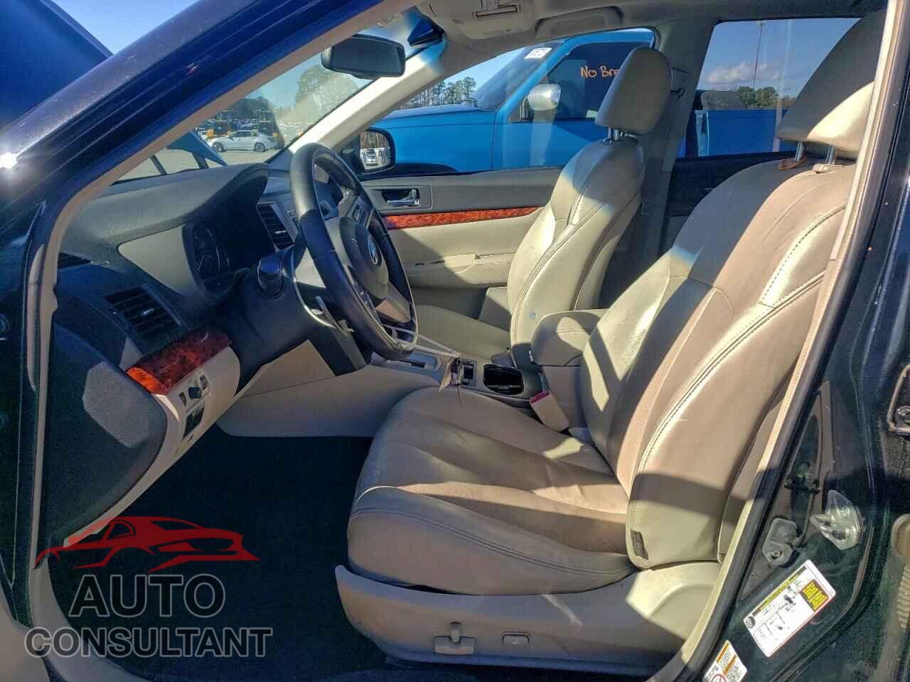 SUBARU OUTBACK 2010 - 4S4BRBKC9A3355827