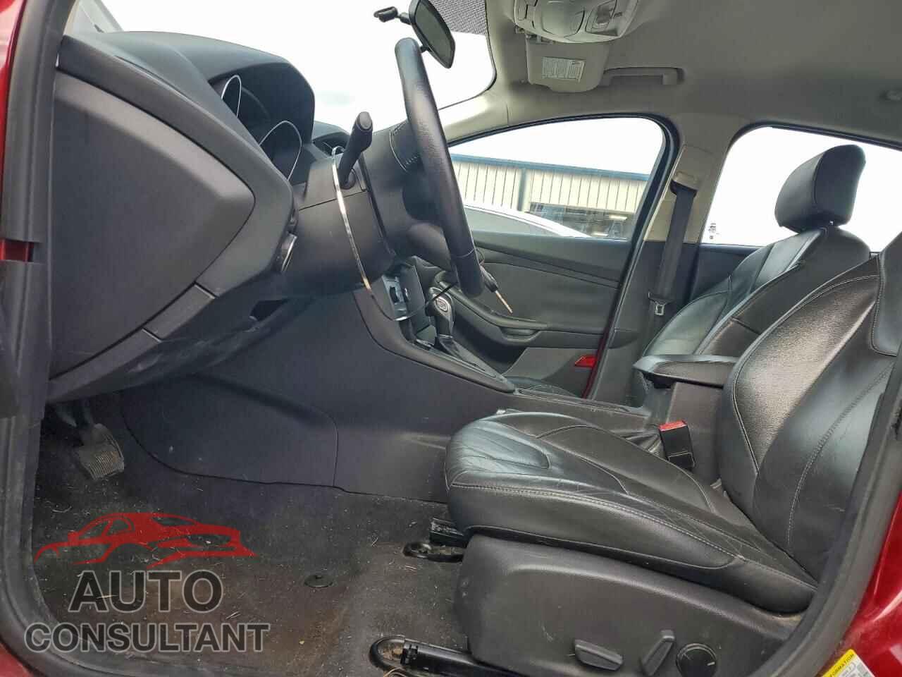 FORD FOCUS 2015 - 1FADP3F23FL234279