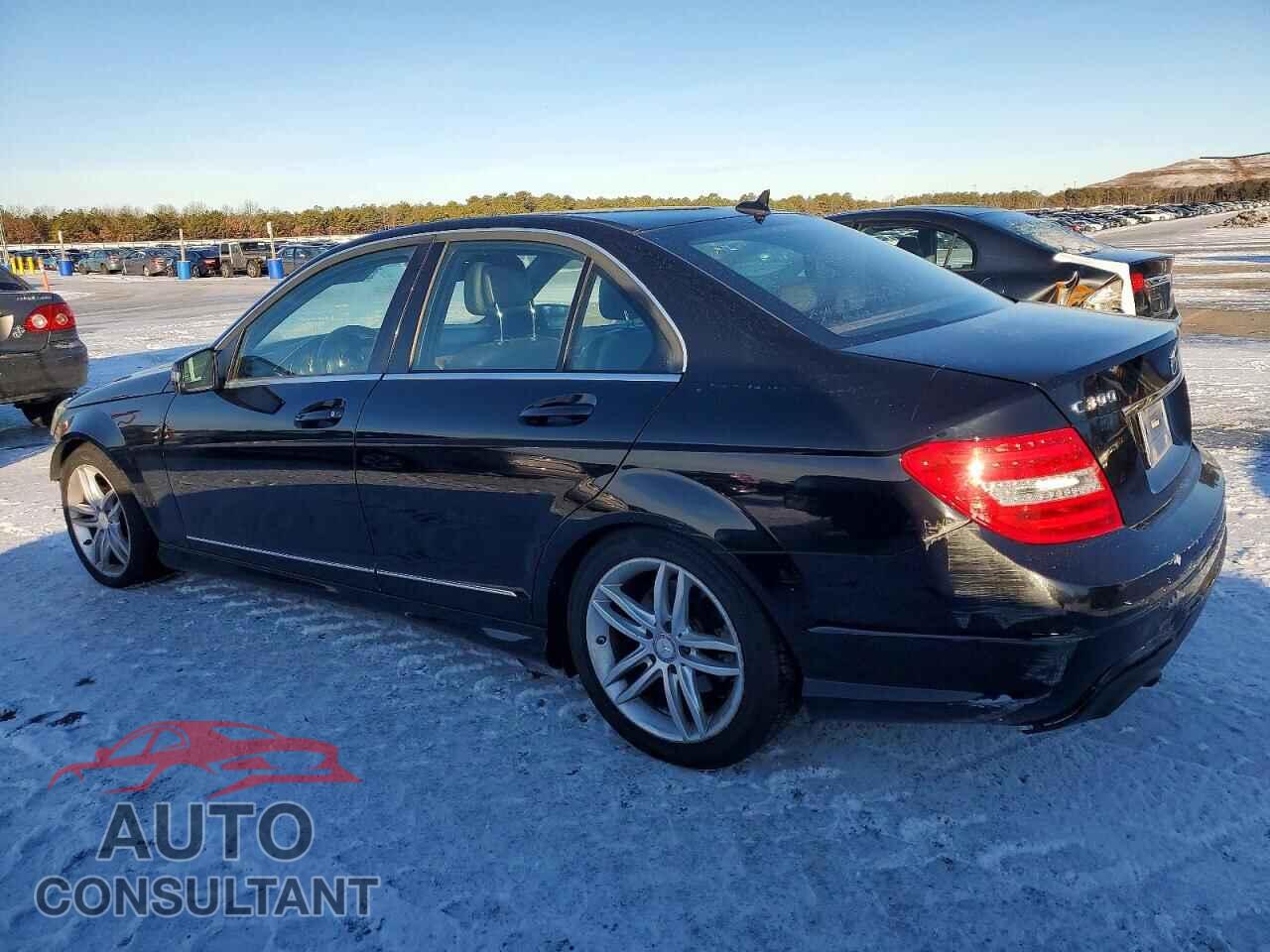 MERCEDES-BENZ C-CLASS 2012 - WDDGF8BB1CR200949