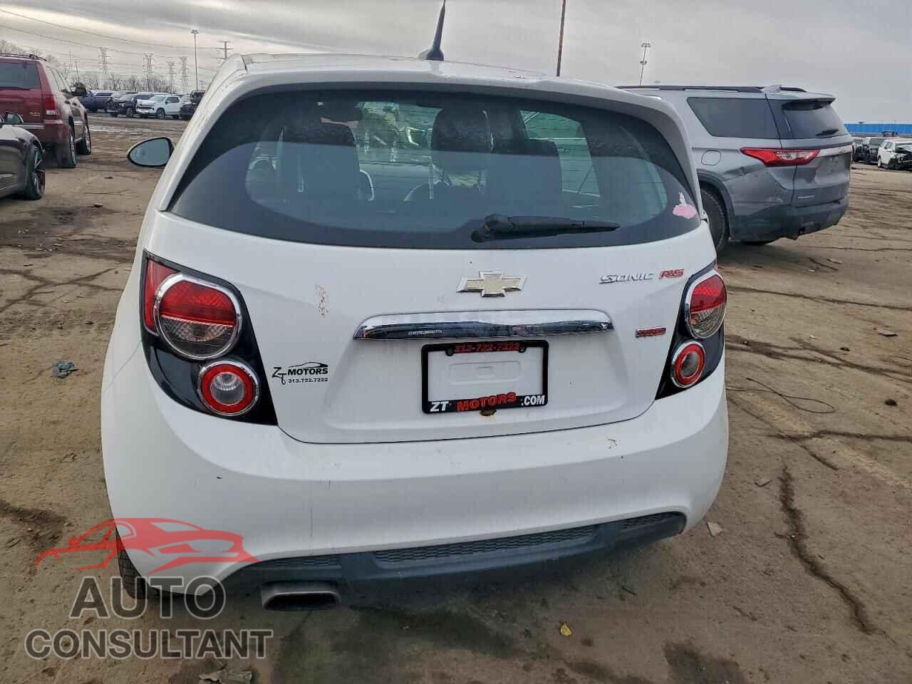 CHEVROLET SONIC 2013 - 1G1JG6SB3D4248560