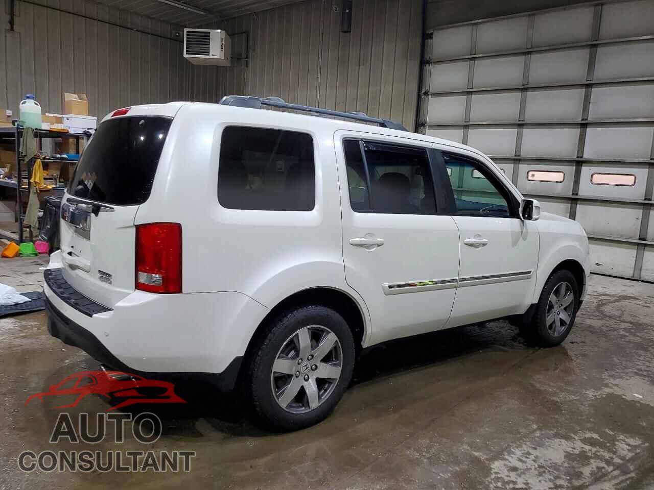HONDA PILOT 2015 - 5FNYF4H96FB041285