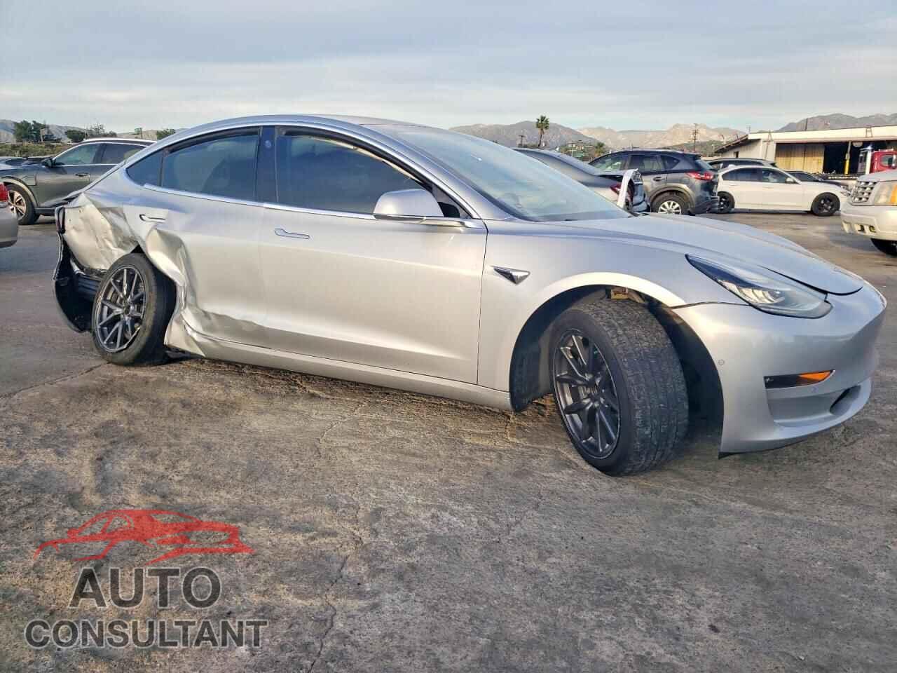 TESLA MODEL 3 2018 - 5YJ3E1EA4JF095316