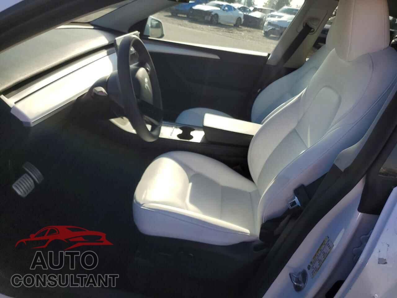 TESLA MODEL Y 2024 - 7SAYGDEF3RF166579
