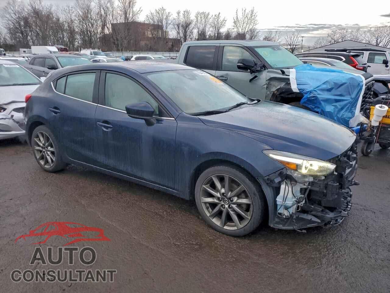 MAZDA 3 2018 - 3MZBN1M32JM159313