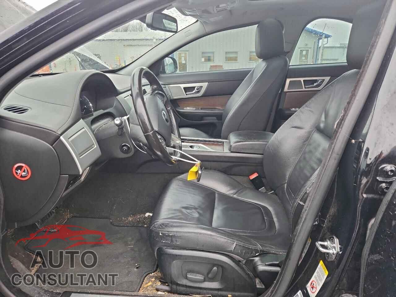 JAGUAR XF 2014 - SAJWJ0EF4E8U14283