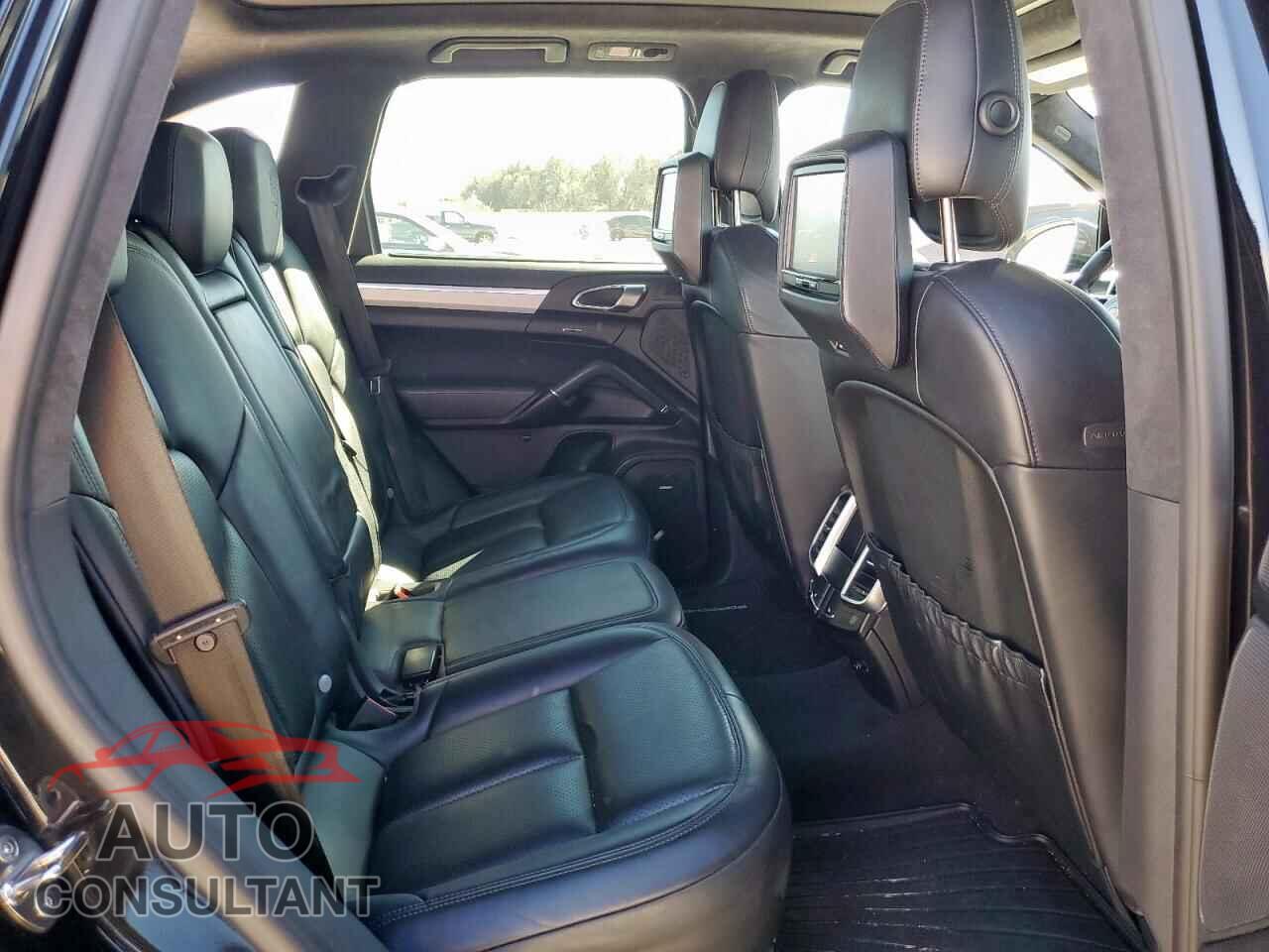 PORSCHE CAYENNE 2016 - WP1AD2A28GLA72320