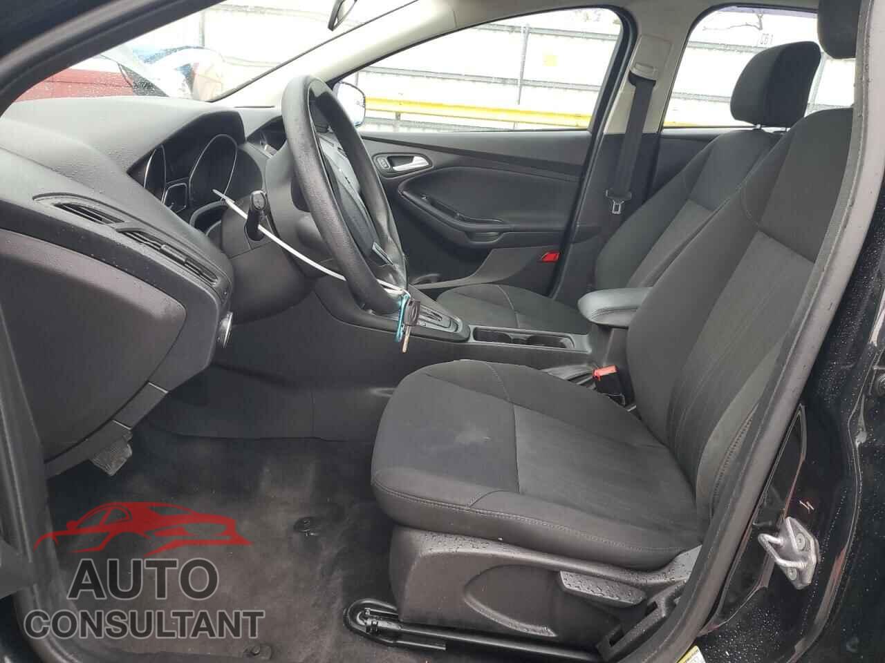 FORD FOCUS 2015 - 1FADP3F26FL217542