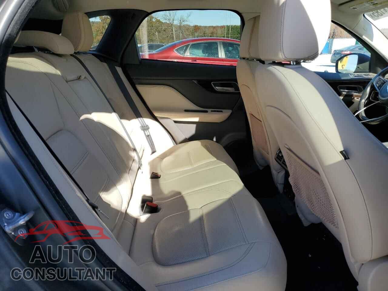 JAGUAR F-PACE 2018 - SADCK2EV3JA246113
