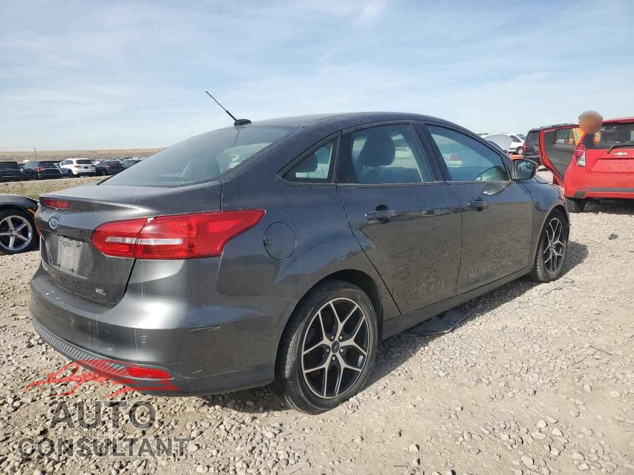 FORD FOCUS 2017 - 1FADP3H22HL214749