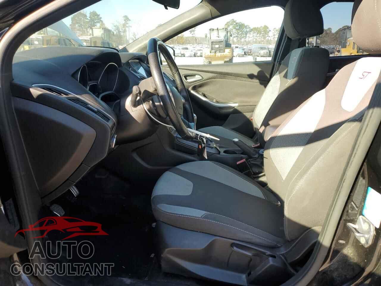 FORD FOCUS 2013 - 1FADP3L93DL196809