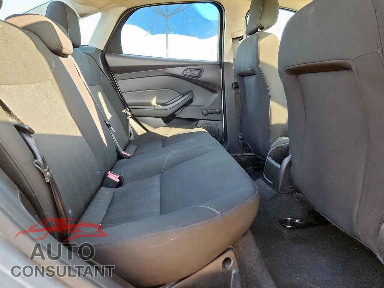 FORD FOCUS 2016 - 1FADP3E24GL306853