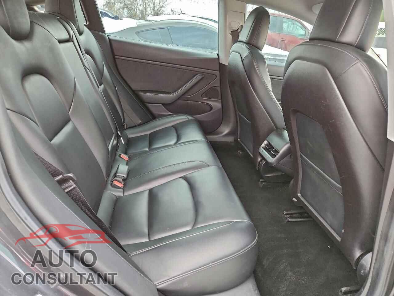 TESLA MODEL 3 2019 - 5YJ3E1EB6KF205938