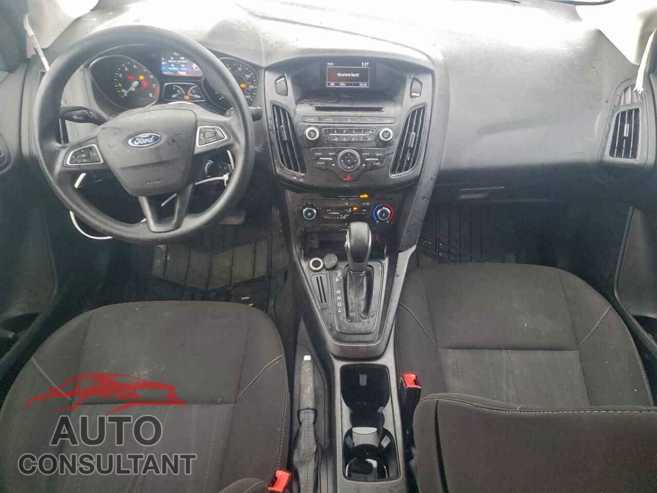 FORD FOCUS 2017 - 1FADP3E20HL316152