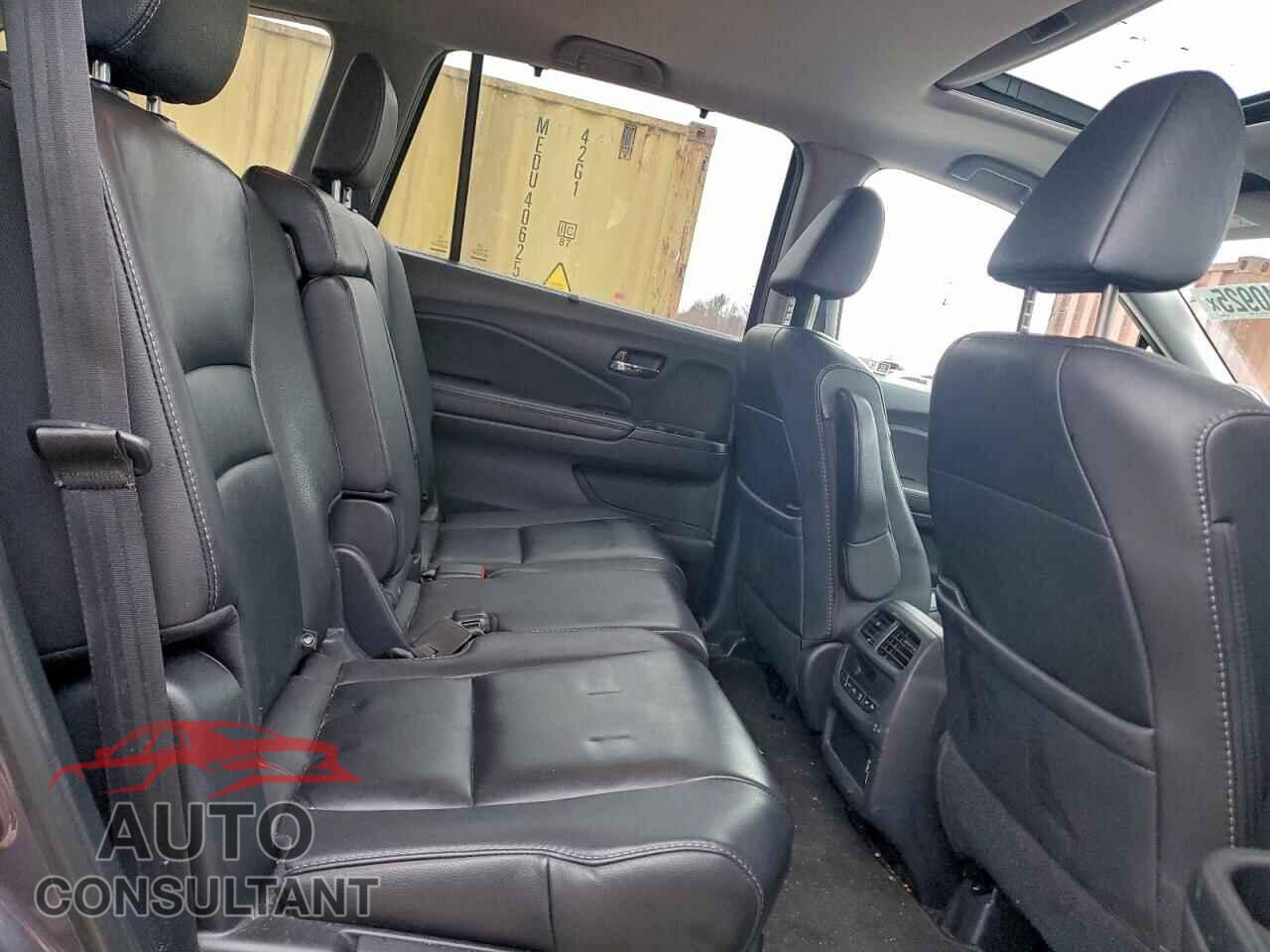 HONDA PILOT 2019 - 5FNYF6H51KB082913