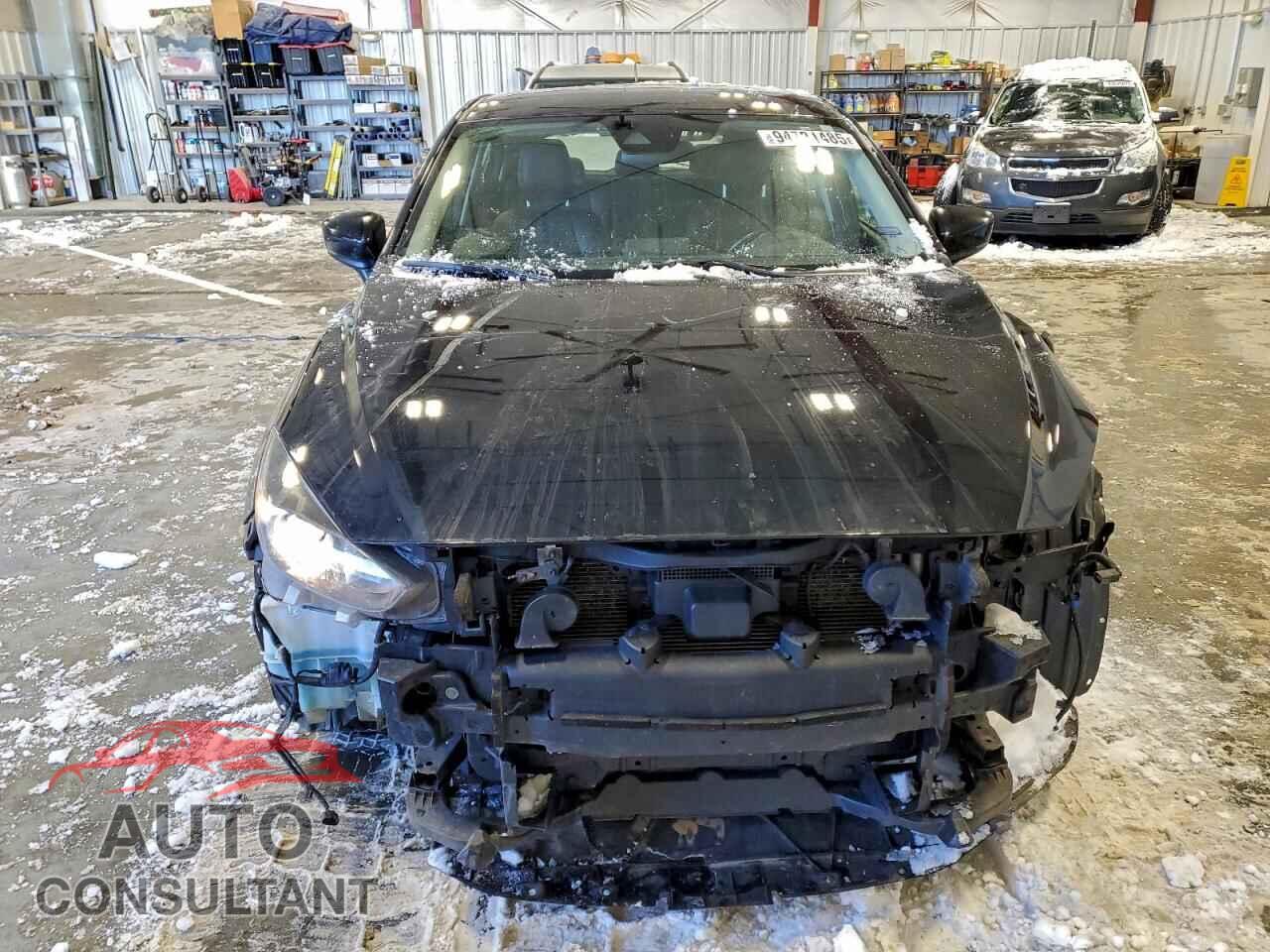 MAZDA 3 2018 - 3MZBN1L34JM267076